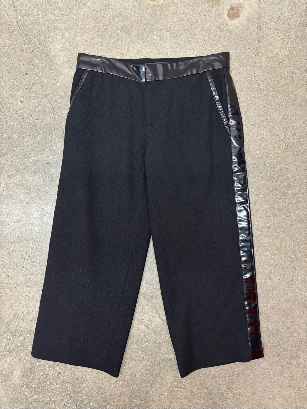 Marc Jacobs Black Wide-Leg cropped Pants with Patent Side Stripe